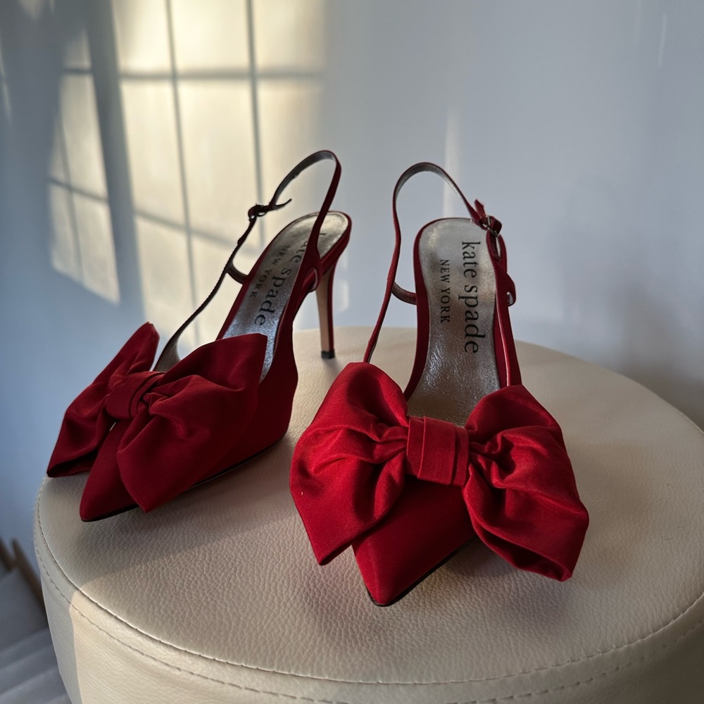 Kate Spade Holiday/ Christmas Bow Slingback Heels - Picture 2 of 8